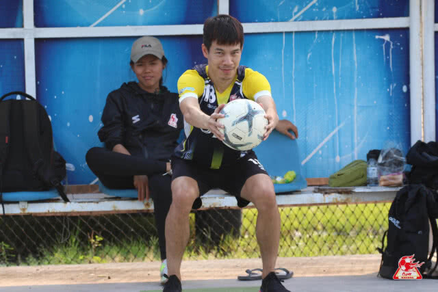 "โค้ชนพ" ชี้การขาด "กัปตันบัซ" ส่งผลกับทีม พร้อมอ้อนแฟนคลับมาเชียร์ให้เต็มสนามเกมรับมือจ่าฝูง