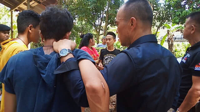 จับสึกพระดังพัทลุง ใช้ผ้าเหลืองบังหน้า ค้ายาบ้า