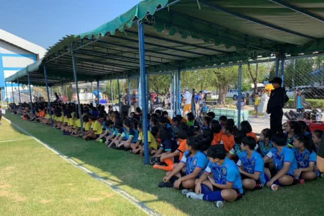 ลุยศึกชิงแชมป์อาเซียน เยาวชนหญิงกว่า 250 คน ร่วมทดสอบฝีเท้า ทีมชบาแก้ว U15