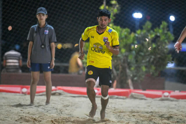ชายหาดไทย ลงซ้อมก่อนดวล "มาเลเซีย"  วัชระ เลไพจิตร ลั่นต้อง 3 แต้มเท่านั้น