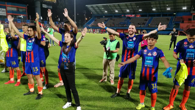 (คลิปข่าว) นางฟ้าท่าเรือ(ปี5) ..." นักสู้หัวใจสิงห์"