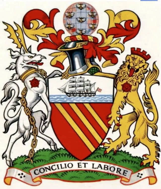 สิงห์ กวาง ผึ้ง ม้าน้ำ ไปอยู่บนตราโลโก้ทีมบอลทำไม?