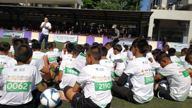 5,000 คน คัด 20 คน ไปต่อ"สานฝันปั้นเยาวชนเข้าสโมสรฟุตบอล"