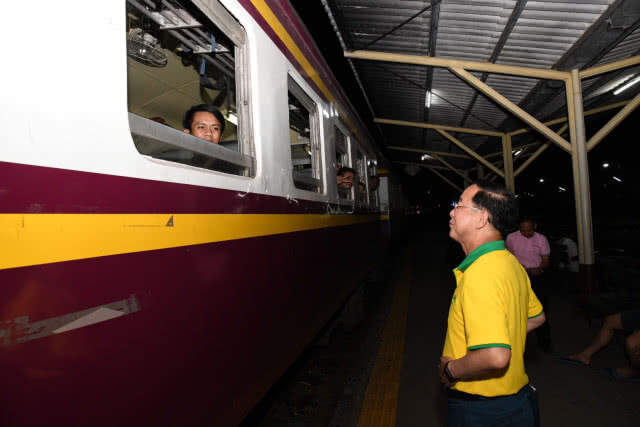 "อาคม" ตรวจความคืบหน้าโครงการรถไฟทางคู่ ช่วงชุมทางถนนจิระ-ขอนแก่น