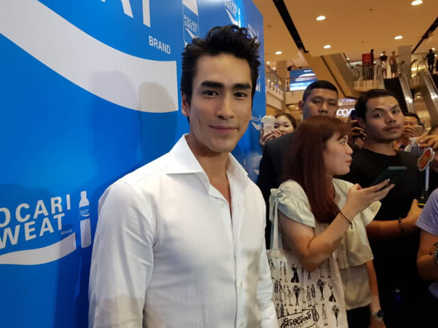 ณเดชน์ ปลื้ม!!! ยอดทำบุญทอดผ้าป่าทะลุ 1.5 ล้านบาท