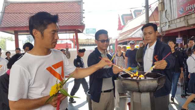 "ธนาธร" ลุยเมืองขุนแผน มั่นใจเจาะไข่แดง "ชาติไทยพัฒนา"