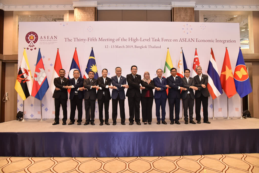 ‘พาณิชย์’ เผยผลการประชุม HLTF เตรียมชง 13 ประเด็นเศรษฐกิจ