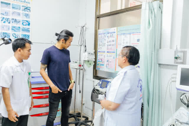 "ผมขออนุญาต!?" "พี่ตูน" ควักเงินซื้อเครื่องปั๊มหัวใจให้โรงพยาบาล