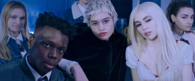 "เอวา แม็กซ์"  ส่งซิงเกิลแรงเพลงใหม่ "So Am I"