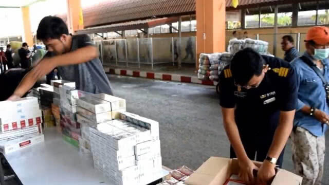 จับไม่มีวันหมด! ศุลกากรฯยึดบุหรี่ ประทัด เสื้อละเมิดลิขสิทธิ์ มูลค่ากว่า 3 แสน