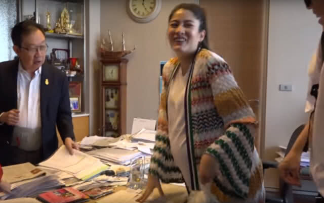 เผยภาพล่าสุด คุณแม่ลูกแฝด "มาร์กี้ ราศรี" ท้องแก่ใกล้คลอด