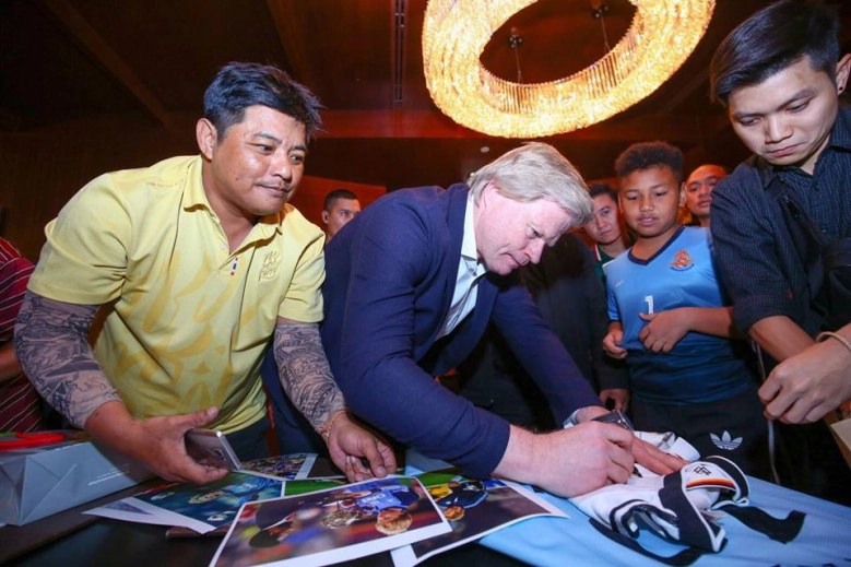 "โอลิเวอร์ คาห์น"เยือนไทยเผยเคล็ดลับการเป็นมือกาวระดับโลก