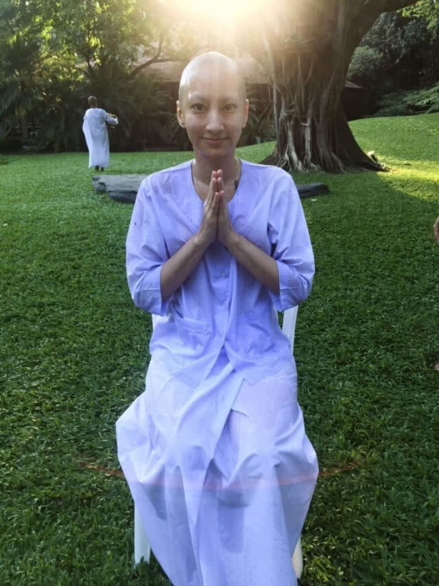 "แอร์" ภัทราริน สบโอกาส! โกนหัวบวชชี เพื่อคุณพ่อ-แม่