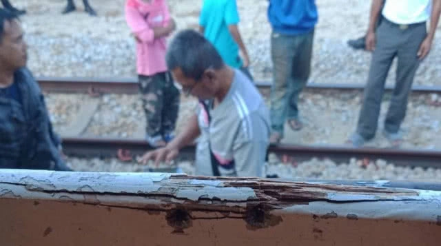 โจรใต้ดักยิงขบวนรถไฟสายโก-ลก โชคดีไม่มีคนบาดเจ็บ