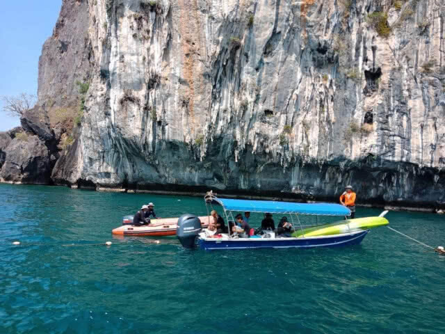 ยึดเรือพร้อมรังนก! กลางอุทยานแห่งชาติหมู่เกาะลันตา  จับกุมผู้กระทำผิดตาม พ.ร.บ.อุทยานฯ