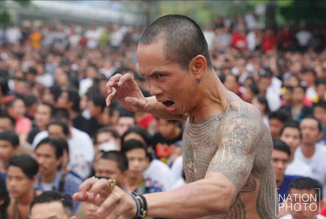พิธีไหว้ครูหลวงพ่อเปิ่น ท่ามกลางฝนโปรยปราย