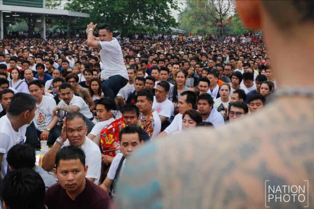 พิธีไหว้ครูหลวงพ่อเปิ่น ท่ามกลางฝนโปรยปราย