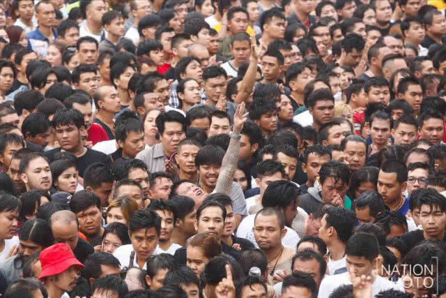 พิธีไหว้ครูหลวงพ่อเปิ่น ท่ามกลางฝนโปรยปราย