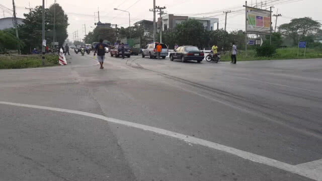 ไม่ชินทาง! ขับรถตาม GPS. ตัดหน้าหกล้อ ชนสนั่นเจ็บ 7