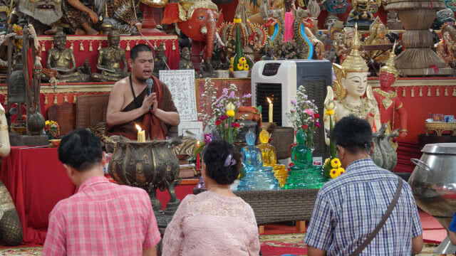 "โป๊งเหน่ง เชิญยิ้ม" สุดเฮง ถูกล็อตเตอรี่ 150 ใบ