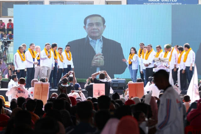 "ลุงตู่" ฝากคลิปถึง พี่น้อง 3 จังหวัดชายแดนใต้ พูดยาวีอ้อน "อย่าลืมเรา"