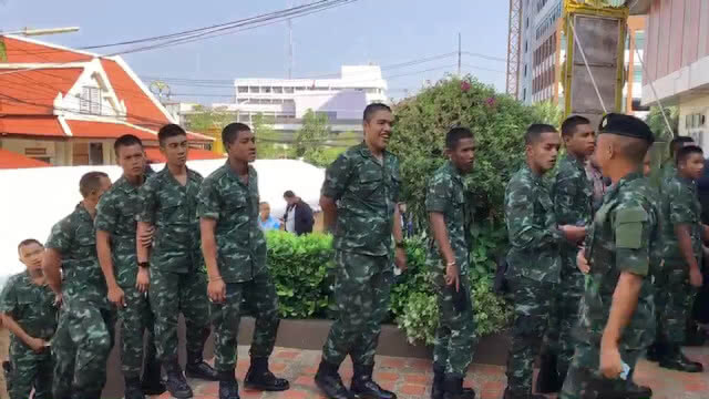 "ทหารชายแดนใต้" แห่ใช้สิทธิเลือกตั้งล่วงหน้าคึกคัก!