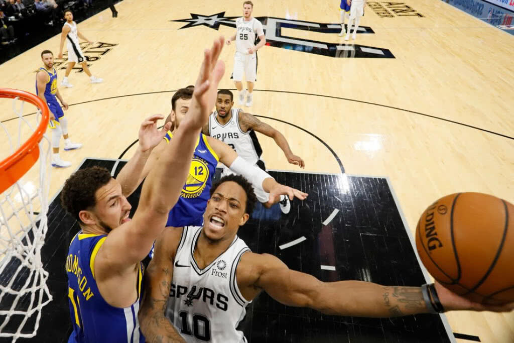 "สเปอร์ส"คว้าชัย9นัดติดศึกNBA "สเปอร์ส"คว้าชัย9นัดติดศึกNBA