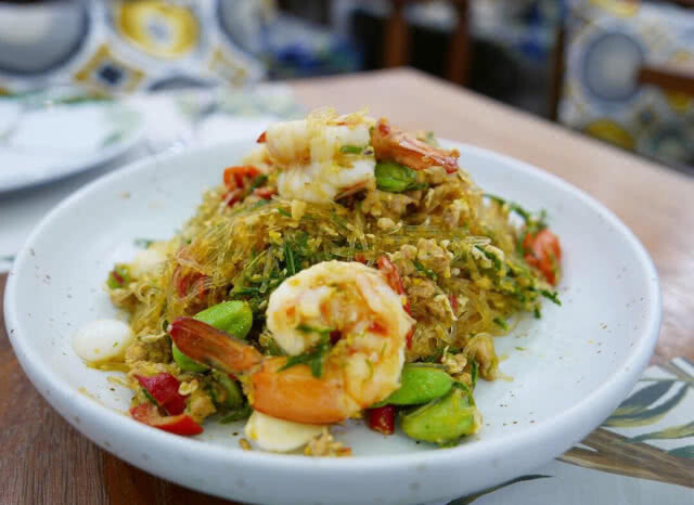 หรอยแรง !!" ร้านยุ้งข้าวหอมอาหารใต้รสชาติดั้งเดิมการันตีความอร่อยจาก "Michelin Guide Thailand"