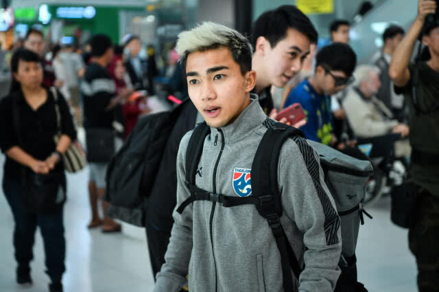 "ช้างศึก"ไม่ฟูล 6 นักเตะขอถอนตัว
