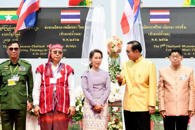 "บิ๊กตู่"ซัดพวกจ้อศก.ไม่ดีตกเลข เลอะเทอะ