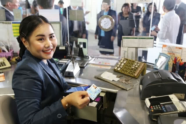 กรมบัญชีกลางเพิ่มทางเลือกผู้ถือบัตรสวัสดิการแห่งรัฐใช้บริการรถไฟฟ้า BTS ได้ทุกสถานี