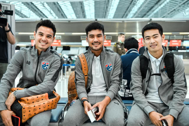 "ช้างศึก"ไม่ฟูล 6 นักเตะขอถอนตัว