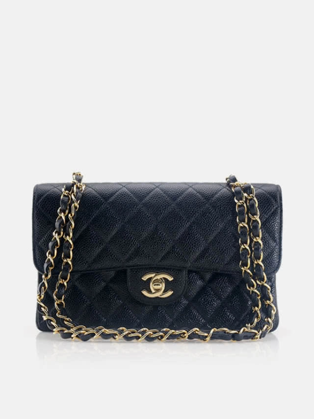 โซเชียลแชร์ว่อน! ไลฟ์สไตล์ของสะใภ้ "จันทร์โอชา" ใช้ของแบรนด์เนมหลากยี่ห้อ มูลค่าหลักล้าน