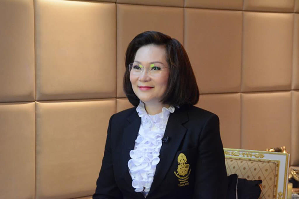 คุณหญิงปัทมา เตรียม ก่อสร้างสนามกีฬา