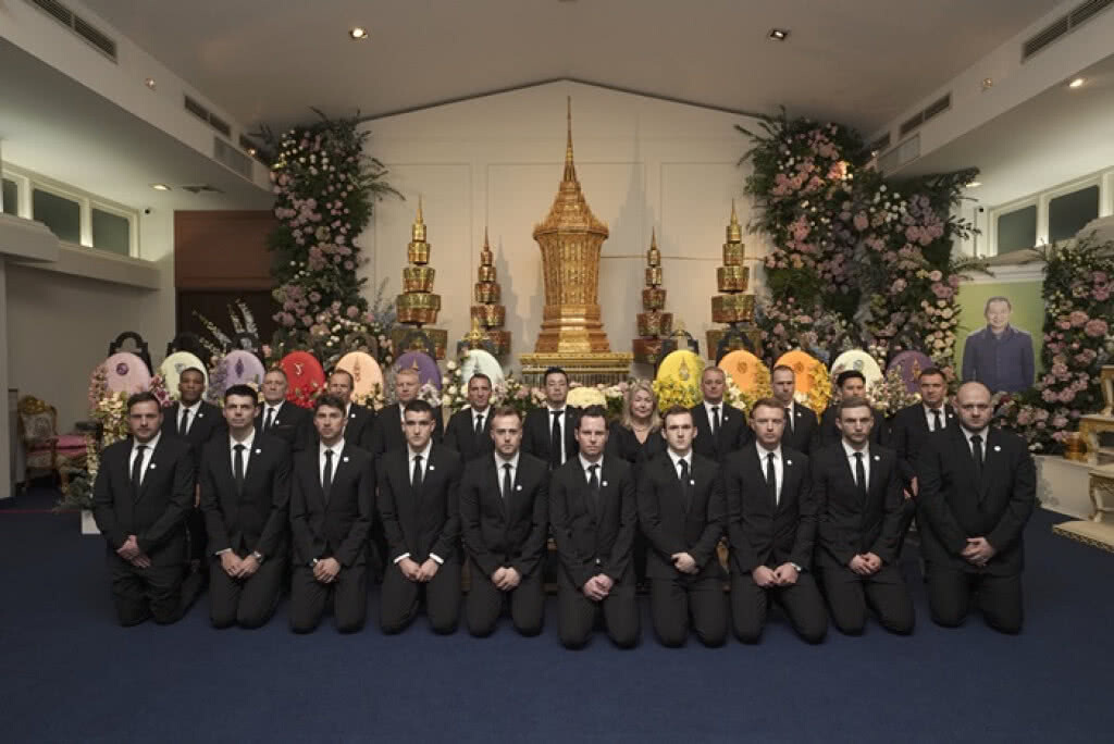 "เลสเตอร์" บินถึงไทย ร่วมพิธีสวดพระอภิธรรม "เจ้าสัววิชัย" "เลสเตอร์" บินถึงไทย ร่วมพิธีสวดพระอภิธรรม "เจ้าสัววิชัย"
