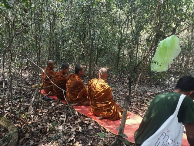 ปิดตำนาน "ด้วนด่านลอย" เจ้าหน้าที่ทำพิธีฝังกลบแล้ว คาดหางติดเชื้อ