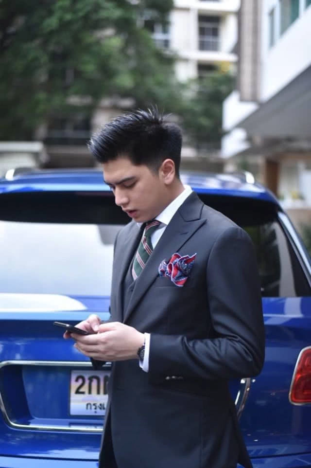 "กาโม่ อาชวิน" เผยคลิปคุณพ่อ "วัน อยู่บำรุง" โดดจากรถห้ามคนมีเรื่องกันขณะหาเสียง