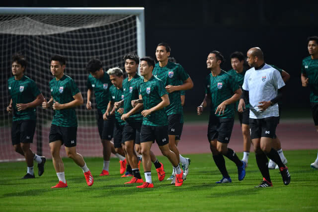 ช้างศึก ลงฝึกซ้อมครั้งสุดท้าย, ชนาธิปรับยังเจ็บปวดที่แพ้จีนในเอเชียน คัพ
