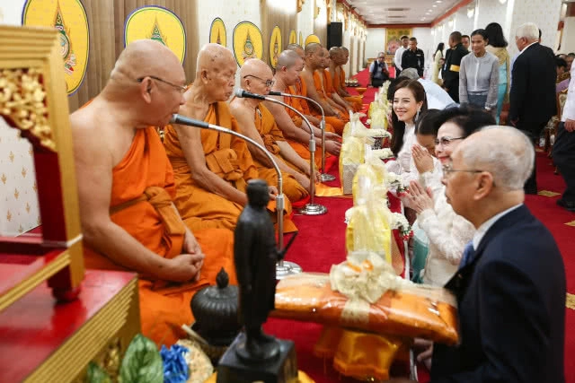 มาดามแป้ง ทำบุญวันคล้ายวันเกิด ครบ 53 ปี