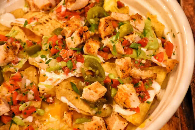 The Steakhouse Co. Bangkok  ร้านอาหารสไตล์อเมริกันสปอร์ตบาร์ ย่านพัฒน์พงษ์ซอย 2