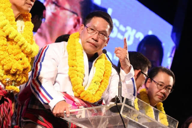 "อุตตม" สวนพวกอคติวิจารณ์นโยบาย พปชร. ลั่น ไม่ใช่แค่ "ลด แลก แจก แถม"