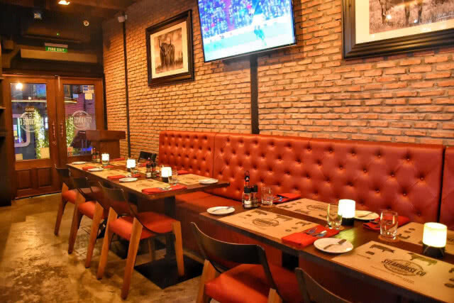 The Steakhouse Co. Bangkok  ร้านอาหารสไตล์อเมริกันสปอร์ตบาร์ ย่านพัฒน์พงษ์ซอย 2