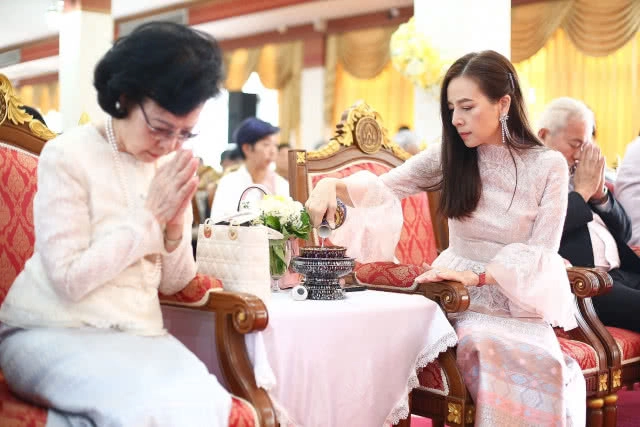 มาดามแป้ง ทำบุญวันคล้ายวันเกิด ครบ 53 ปี