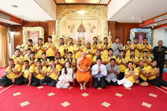 มาดามแป้ง ทำบุญวันคล้ายวันเกิด ครบ 53 ปี