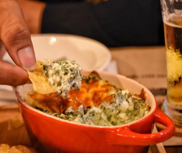 The Steakhouse Co. Bangkok  ร้านอาหารสไตล์อเมริกันสปอร์ตบาร์ ย่านพัฒน์พงษ์ซอย 2