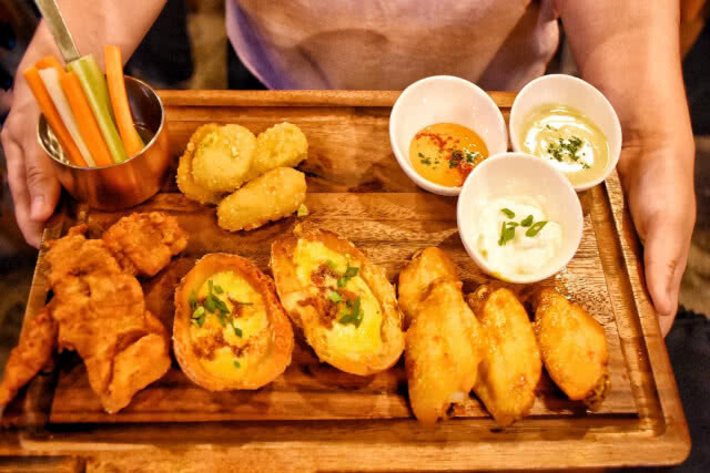 The Steakhouse Co. Bangkok  ร้านอาหารสไตล์อเมริกันสปอร์ตบาร์ ย่านพัฒน์พงษ์ซอย 2