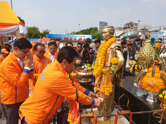 "สุวัจน์" วอนขั้วการเมือง "อย่าปิดประตูตายทางการเมือง" ห่วงบ้านเมืองไปต่อไม่ได้