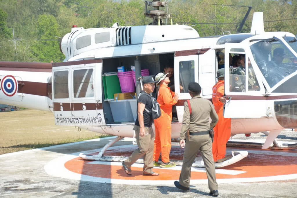 ฮ.บินป่าทุ่งใหญ่ 4 หน่วยเลือกตั้งพร้อมแล้ว!!