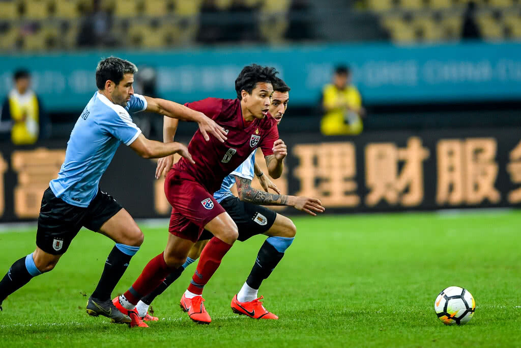 "ช้างศึก" สุดต้าน พ่าย "อุรุกวัย" 0-4 คว้ารองแชมป์ไชน่า คัพ