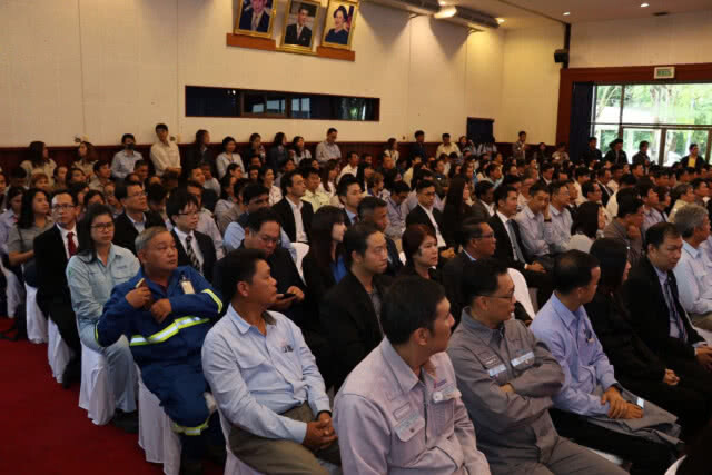 "กนอ." มอบธงธรรมาภิบาลสิ่งแวดล้อมฯ ธงขาว-ดาวเขียว-ดาวทอง